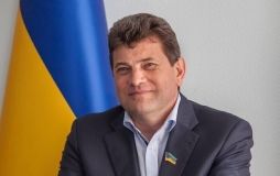 Хто з мерів обласних центрів отримав найбільшу зарплатню за 8 місяців 2021 року:
