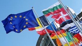 Члени ЄС матимуть можливість блокувати імпорт російського зрідженого газу, - Bloomberg