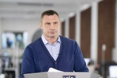 Кличко: Під час поминальних днів біля кладовищ патрулюватимуть поліція та Муніципальна охорона 