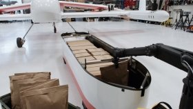 У США представили гібридний дрон-вантажівку