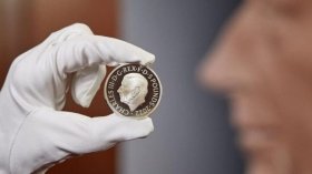У Великій Британії показали перші монети з портетом Чарльза III 