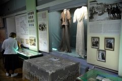 Відкрито виставку міського одягу початку ХХ століття у Вінниці