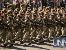 Уже 25 тисяч українок служать за контрактом у ЗСУ - Геращенко