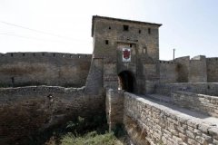 окупанти Херсонщини не встигли вивезти середньовічні заставні плити Аккерманської фортеці