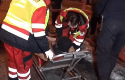 У Києві на зупинці збили людину (Відео)