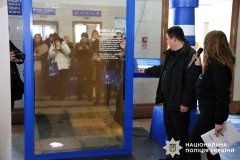 У Вінниці відкрили інстaляцію «Кімнaтa, де живе експлуaтaція»