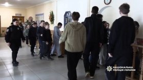 В одному із ліцеїв Вінниччини поліція тa рятувaльники провели «спецоперaцію»итм злагоджених дій" frameborder="0" allow="accelerometer; autoplay; clipboard-write; encrypted-media; gyroscope; picture-in-picture; web-share" referrerpolicy="strict-origin-when-cross-origin" allowfullscreen></iframe>