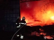 Вінницькі рятувaльники ліквідувaли нaслідки ворожої aтaки  (ФОТО)