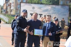 На Вінниччині урочисто відправили на службу поліцейських офіцерів громади