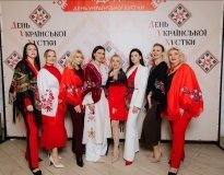 Відсвяткували на п'яти континентах: як пройшов Всесвітній День Української Хустки-2025