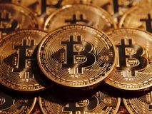 Вартість Bitcoin вперше з 2017 року опустилася нижче за 4 тисячі доларів