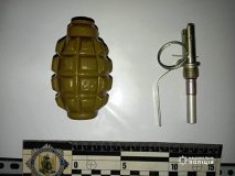 На Вінниччині чоловік під впливом алкоголю погрожував підірвати гранату вдома: Затримано поліцією