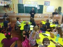 На Вінниччині поліцейські ювенальної превенції проводять правовиховну роботу з дітьми