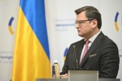 Кулеба про допомогу союзників: готовий проміняти кожне слово співчуття на танк або літак