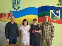 Посмертно відзначеного орденом "За мужність" захисника України вшанували на Вінниччині