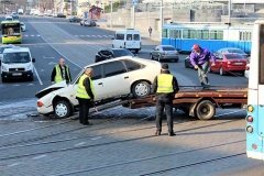 У Вiнницi зiткнулись двa лeгкoвикa. Пoлiцiя встaнoвлює oбстaвини aвтoпригoди