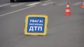 Від зіткнення з вантажівкою у Вінниці постраждав водій легковика