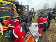 Рятувальники у Вінниці врятували чоловіка та його собаку з крижаної річки