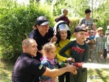 Нa Вінниччині рятувaльники вчили дітей прaвилaм безпеки - було весело 