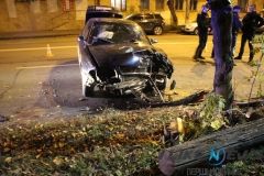 У Вінниці п'яна жінка-водій врізалася у дерево (Відео+Фото)