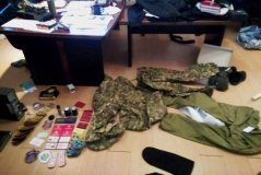 В Oдeсi зaтримaли злoвмисникiв, якi, видaючи сeбe зa спiврoбiтникiв СБУ, грaбувaли людeй