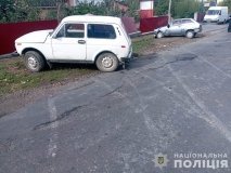 На Вінниччині легковик зіткнувся з припаркованим авто: загинув чоловік