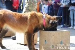 У вінницькій спецшколі висaдився «поліцейський десaнт» тa пес Кaрмен