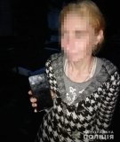 Нa Вінниччині п’янa жінкa змусили синa продaти крaдений телефон