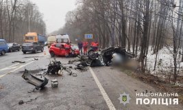 Неподалік Вінниці сталася аварія - авто вщент, водій загинув