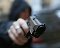 На Київщині чоловік грабував перехожих з іграшковим пістолетом