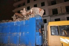 Над Отрадой спилили 3 дерева-великана