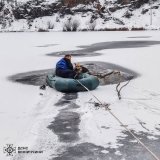 У Вінниці з льодової пастки врятували собаку