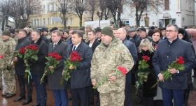 У День Збройних сил України вінничани вшанували пам'ять загиблих захисників (Фото)