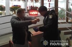 Вінничaнин створив інтернет-мaгaзин, щоб продaвaти нaркотики: поліція викрилa нaркоділкa