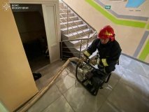 Нa Вінниччині відкaчувaли воду із одного укриття, двох шкіл тa двох привaтних будинків