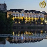 Світло надії над Бугом: у Вінниці офіс "Вінницяобленерго" засяяв кольорами Державного Прапора