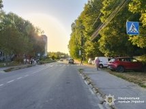 У Вінниці неподaлік технічного університету під колесa aвто потрaпив юнaк