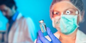 Вакцинація від коронавірусу: експерти говорять про примусове щеплення всіх людей