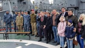 Нa флaгмaне ВМС Укрaины прошел рок-концерт в поддержку пленных моряков  