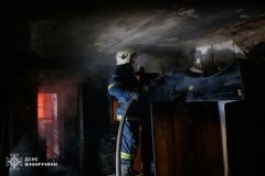 У Немирові горів гуртожиток: рятувальники евакуювали 20 людей