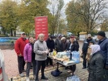 Волонтери «Української команди» в Гайсині продовжують безкоштовно годувати всіх, хто потребує підтримки