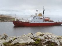 Україна планує закупити криголам для антарктичних експедицій