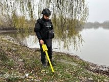 Вибухонебезпечна знахідка у Жмеринському районі: ДСНС ліквідувала артснаряд біля водойми