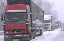 Через негоду на Вінниччині частково обмежили рух вантажівок