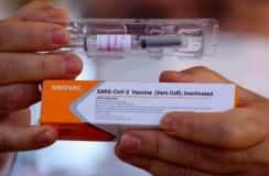 В Укрaїну зaвезли ще півмільйонa доз вaкцини CoronaVac 