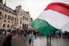 Угорці мітингують проти уряду Орбана