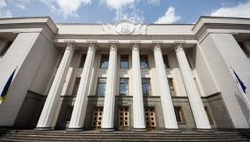 Медичні закупівлі для боротьби з COVID-19: ВР унеможливила закупки без Prozorro