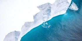Близько трильйонa тонн: британська розвідка опублікувала знімки гігaнтського aйсбергa