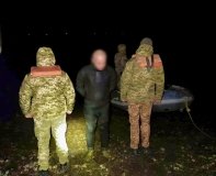 На Дністрі затримали чоловіка, який у гідрокостюмі намагався переплисти кордон