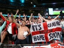 Через поведінку фанів на матчі з Данією, УЄФА оштрафував Футбольну асоціацію Англії на 30 тисяч євро